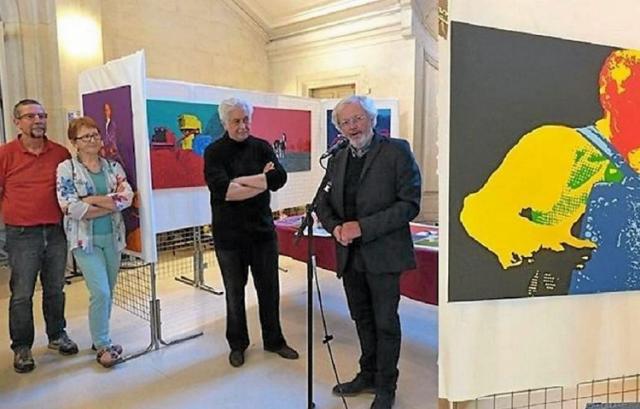 Pour la fête de la Bretagne, le Hangar't a exposé 28 tableaux dans la mairie du XVe arrondissement de Paris et Raymond Le Breton a donné un mini-concert.